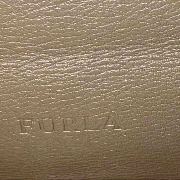 Furla Vintage Shoulder Bag - Picture 4 of 8